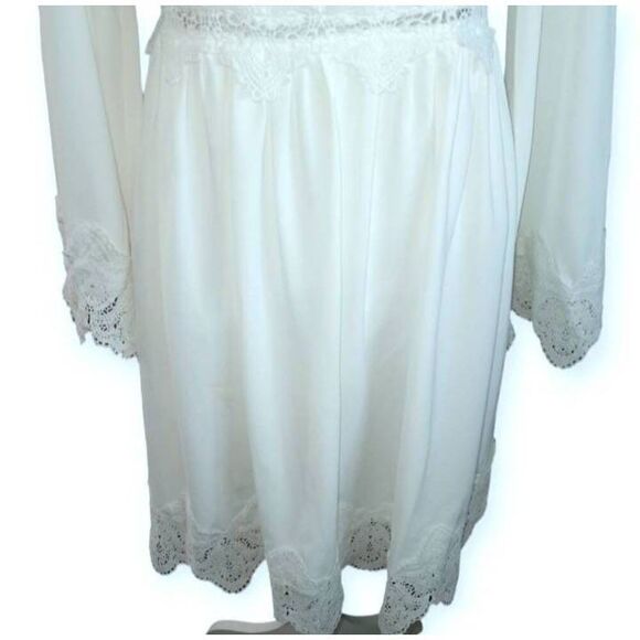 WHITE BOHO-INSPIRED DRESS W/LACE TRIM SZ.S NWOT. - Picture 4 of 9